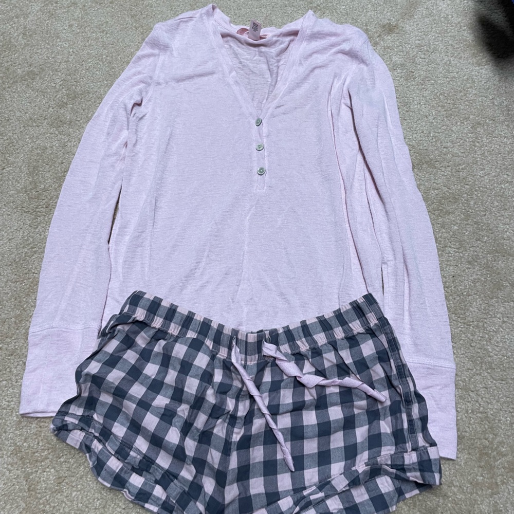 🥳 SOLD VS Pajama Set